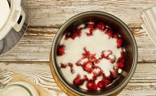 Варенье из клубники с целыми ягодами 5 минутка классический рецепт
